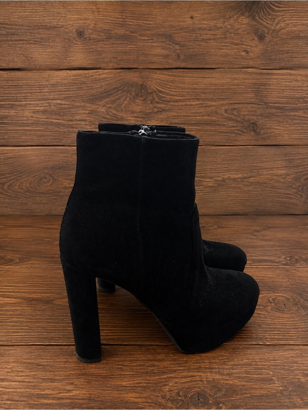 Gianni Bini Suede 6.5 Boots